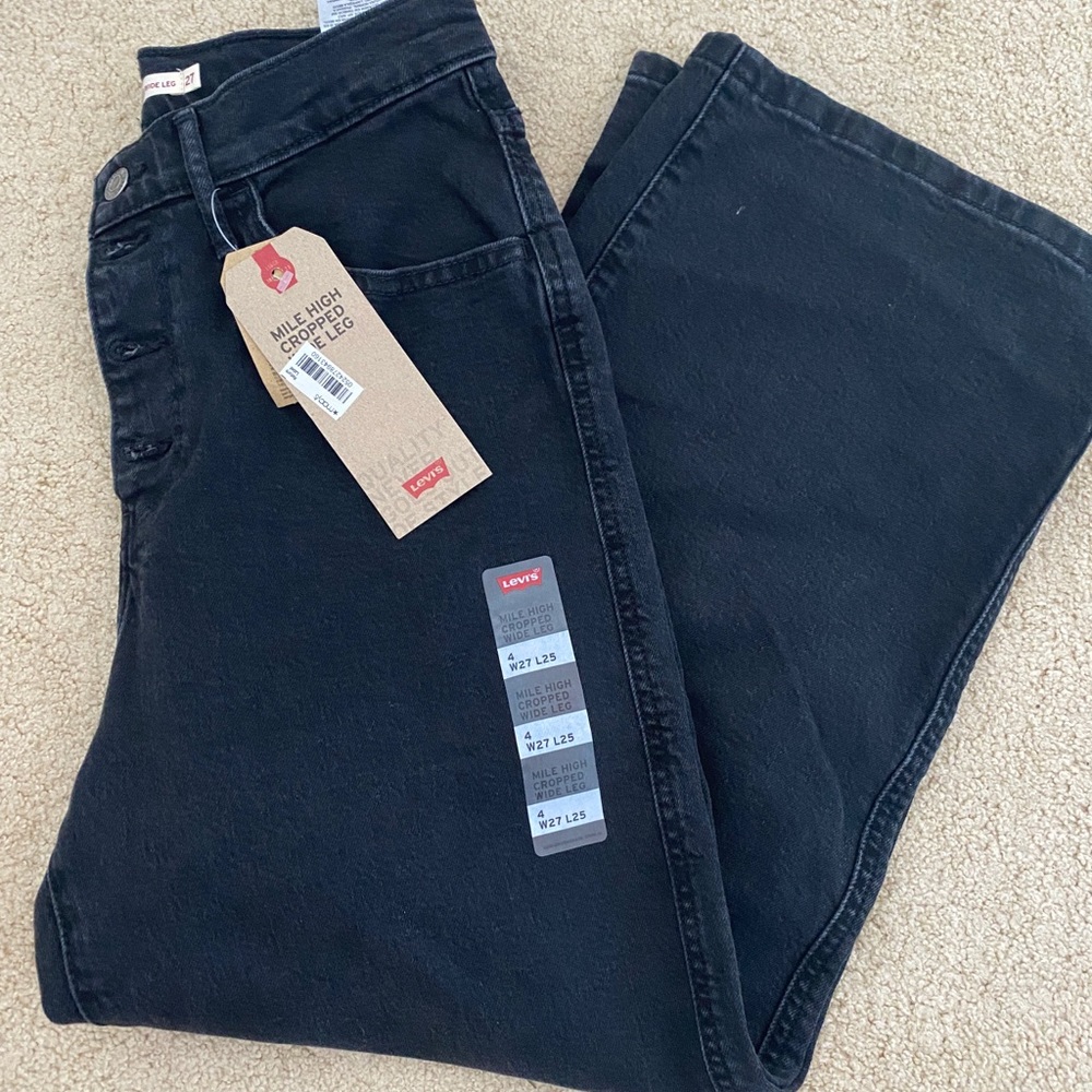 Levi’s Cropped Wide Leg Jeans